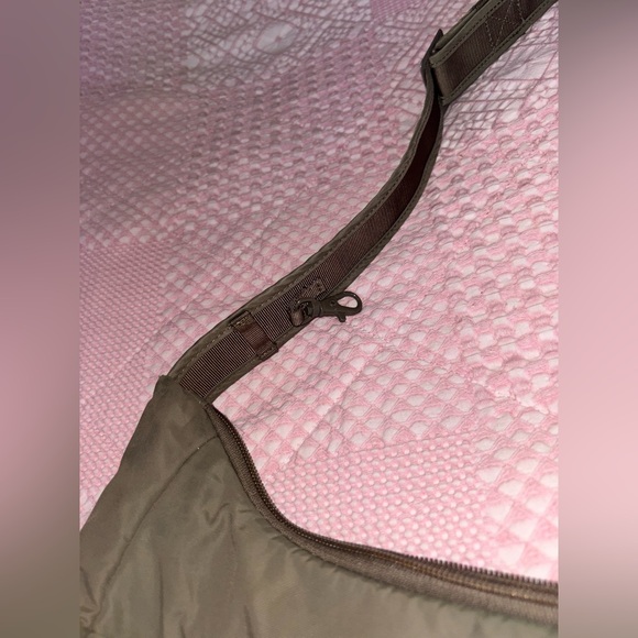 Pacsafe City Safe Tote - Picture 5 of 16